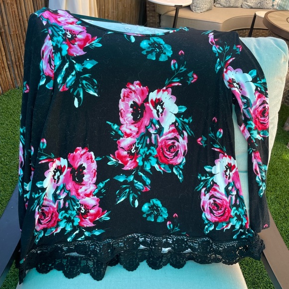 Xl 95 rayon 5% spandex long sleeve black ground floral rose T-shirt Tunic length - Picture 1 of 4